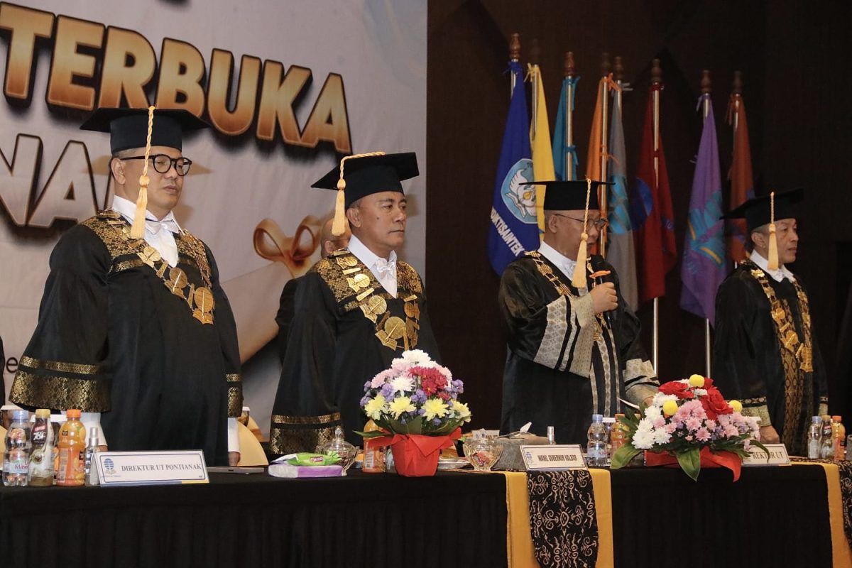 Wagub Kalbar Krisantus Kurniawan Dorong 763 Lulusan UT Pontianak Jadi Lentera Baru di Desa dan Perbatasan