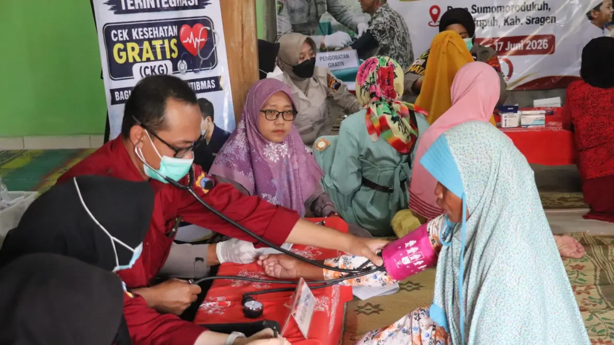 HUT Bhayangkara ke-80, Polres Sragen Gelar Bakti Kesehatan Gratis dan Santunan untuk Anak Yatim