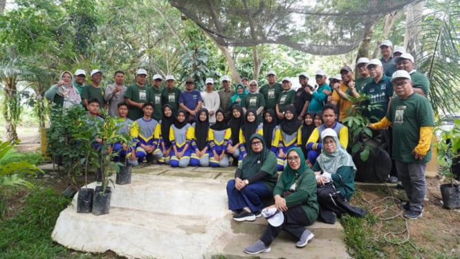 Tanam 1.000 Pohon Khas Melayu di Bantaran Sungai Deli, PW ISMI Sumut dan Green Justice Indonesia Pulihkan Ekosistem Sekaligus Cegah Banjir di Medan