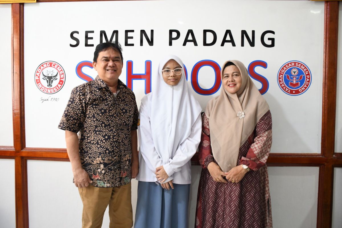 Siswi SMA Semen Padang Raih Tiket ke 5 Kampus Top Indonesia-Australia-Hong Kong, Pilih Unand Demi Tak Bebani Orang Tua