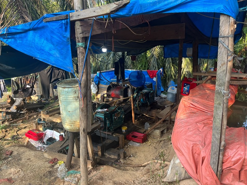 Polres Bungo Gerebek PETI Lubang Jarum di SP 3 Limbur Lubuk Mengkuang, 6 Orang Diamankan Beserta Puluhan Peralatan Tambang