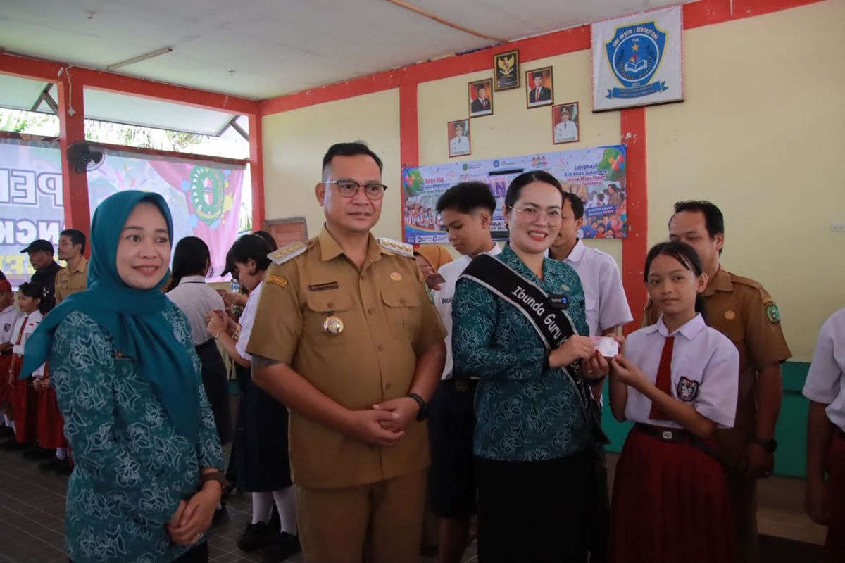 Cakupan KIA Pelajar di Bengkayang Baru 39 Persen, Bupati Jemput Bola ke Sekolah untuk Percepat Kepemilikan Dokumen