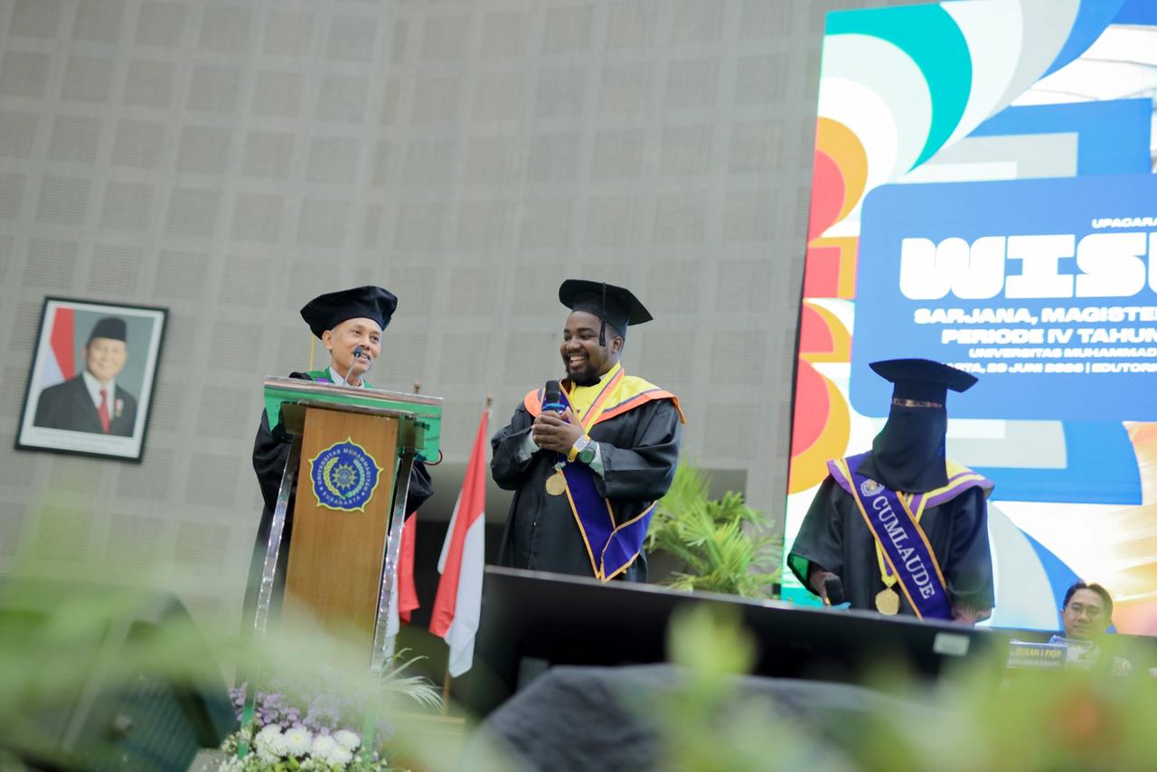 UMS Solo Lepas 1.217 Wisudawan, 625 Raih Cumlaude dan 10 Lulusan Internasional Asal Zimbabwe hingga Rwanda