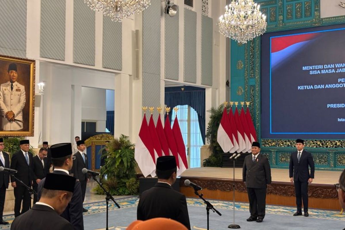 Presiden Prabowo Lantik Irwan Meilano sebagai Wamen Kelautan dan Perikanan di Istana Negara