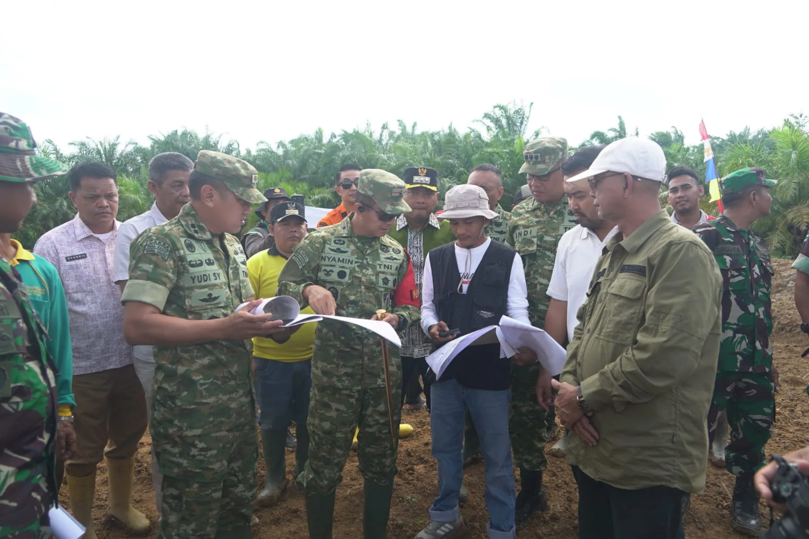 Danrem 042/Gapu Brigjen TNI Nyamin Tinjau Cetak Sawah Rakyat di Tebo, Target 173 Hektare Lahan Baru