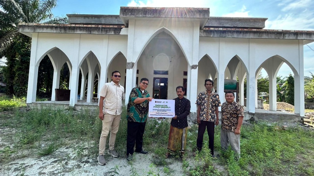 PTPN IV Regional IV Bangun Tempat Wudhu dan Toilet di Masjid Baiturrahman Bahar Utara, Bantuan Rp15 Juta untuk Jemaah