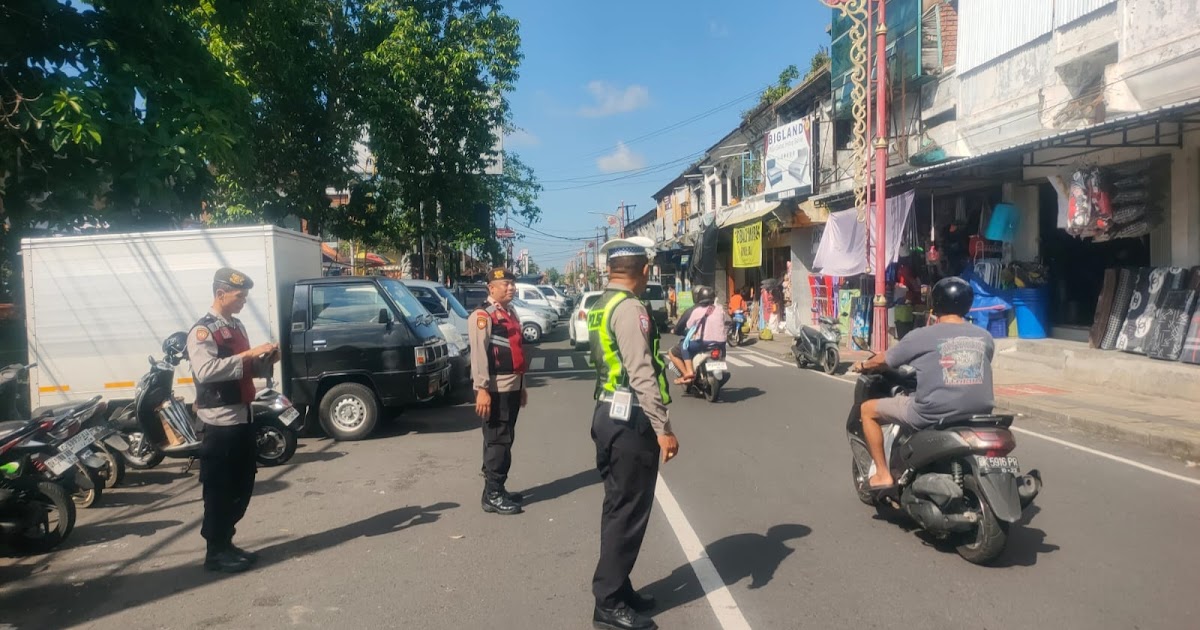 Polsek Bangli Patroli ke Pasar Kidul, Imbau Pedagang dan Pengunjung Waspada Premanisme