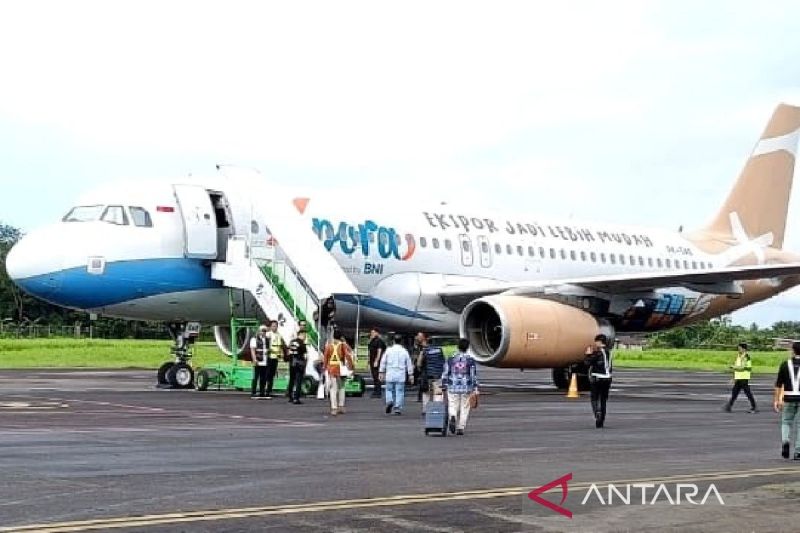Pesawat Berbadan Besar Mendarat Perdana di Sampit, Super Air Jet Buka Rute Baru dari dan ke Kotawaringin Timur