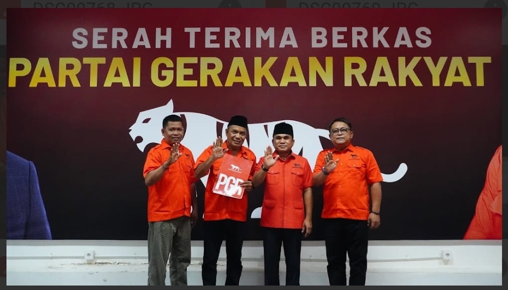 Dampingi Ketua DPW Serahkan SKT ke DPP Partai Gerakan Rakyat, Adan Wahab Tegaskan Langkah Kepastian Hukum di Halmahera Barat