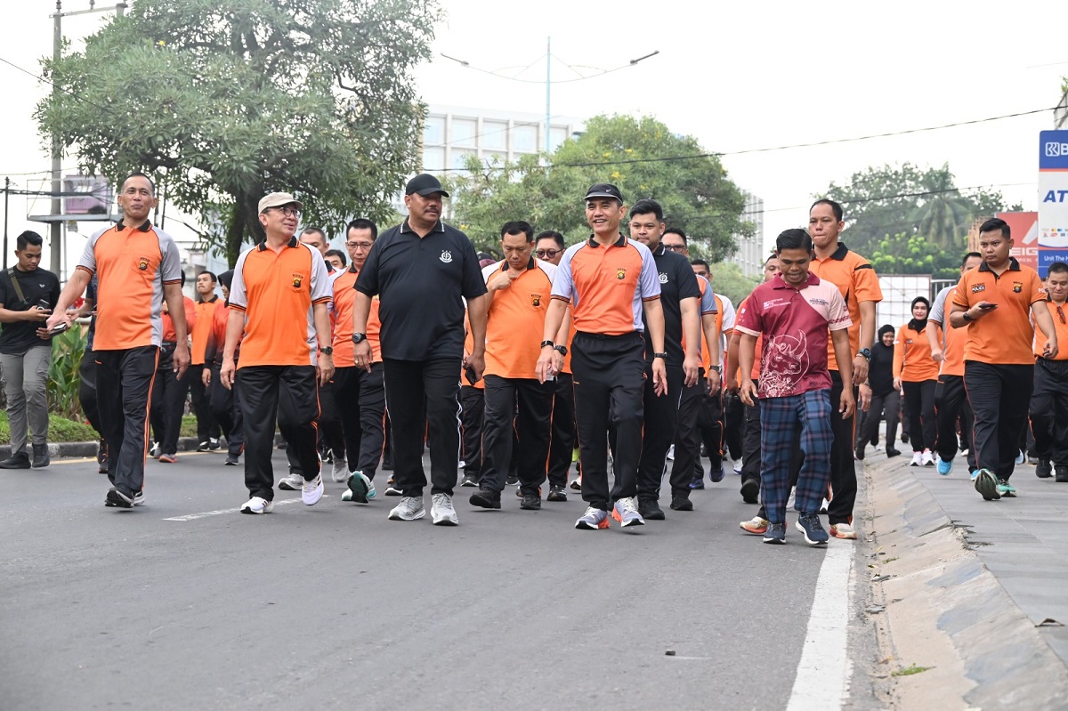 Menuju Hari Bhayangkara ke-80, Polda Jambi Ajak TNI dan Warga Senam Bareng di Mapolda, Kapolda Pimpin Langsung