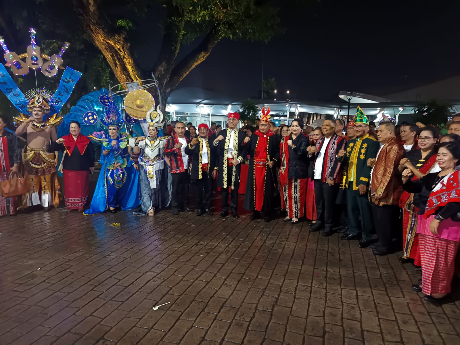 Kota Ambon Kibarkan Budaya Maluku di Karnaval Nusantara Rakernas APEKSI 2026 Medan, 98 Kontingen Ikut Pawai