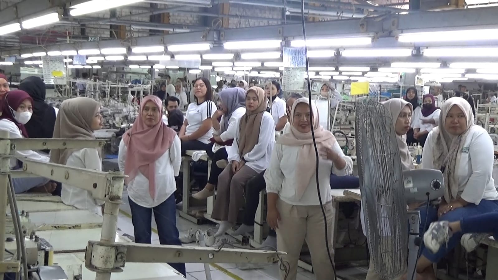 Buruh PT Victory Apparel Semarang Tolak Pesangon 0,5 Kali Ketentuan, 200 Pekerja Nonserikat Sudah Terima Pembayaran