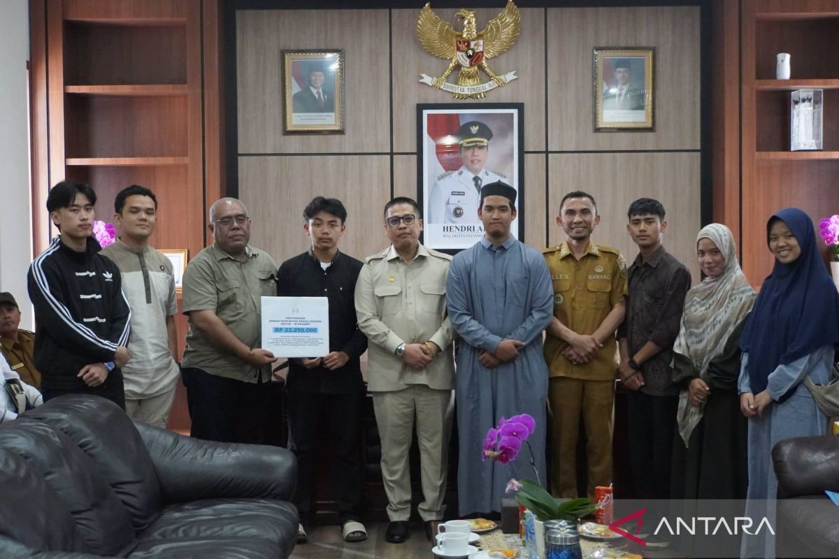 Pemkot dan Baznas Padang Panjang Salurkan Bantuan Rp 90 Juta untuk 7 Calon Mahasiswa ke Timur Tengah