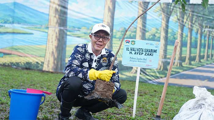 Wali Kota Sukabumi Ayep Zaki Ajak Warga Jadikan Menanam Pohon sebagai Budaya Hidup, Bukan Sekadar Seremonial