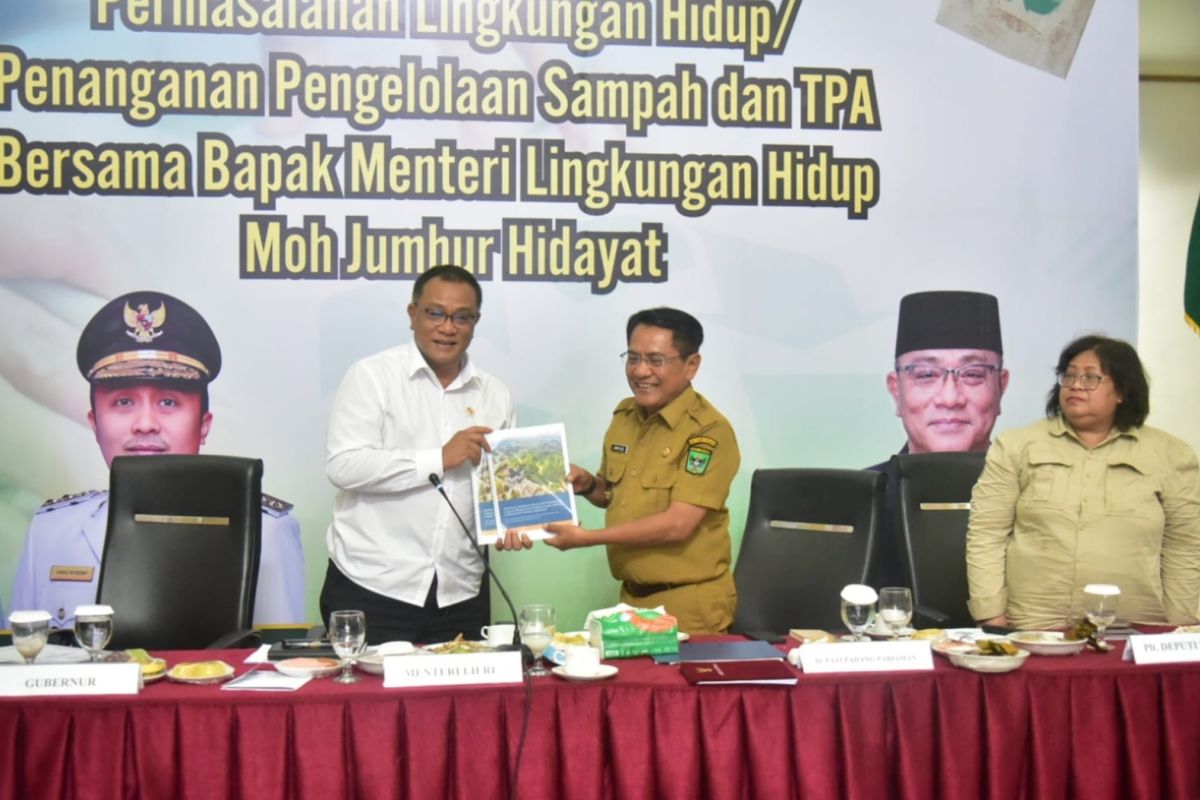 Pemkab Padang Pariaman Usulkan Bantuan 103 Kontainer Sampah dan 17 Unit TPS 3R ke Kementerian Lingkungan Hidup