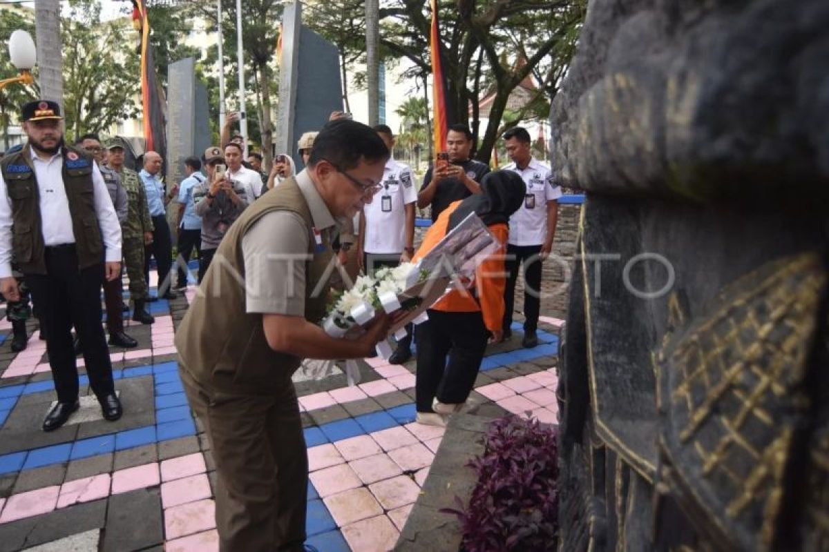Pemkot Padang Peringati 17 Tahun Gempa 30 September 2009, BNPB Gelar Tabur Bunga di Monumen Korban
