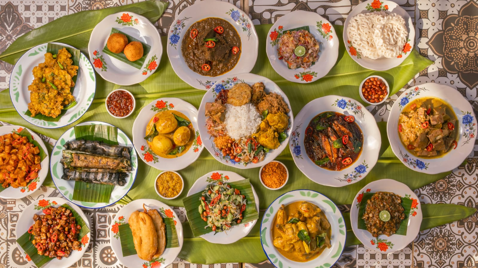 Restoran Djaman Doeloe di Kuta Hadirkan Nasi Campoer dengan Enam Lauk Nusantara untuk Wisatawan