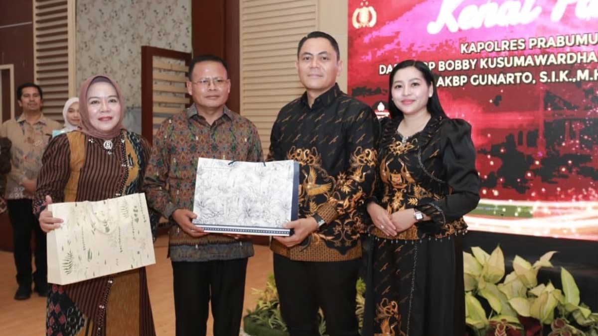 Suasana Haru Warnai Pisah Sambut Kapolres Prabumulih, Wali Kota Arlan Beri Apresiasi ke AKBP Bobby