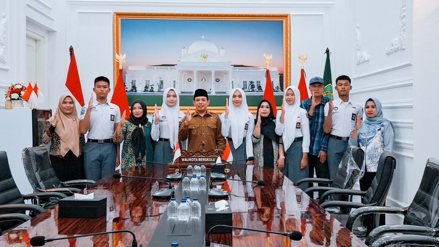 Wali Kota Bengkulu Dedy Wahyudi Lepas Calon Paskibraka ke Tingkat Nasional dan Provinsi, Berpesan Jaga Nama Baik Daerah