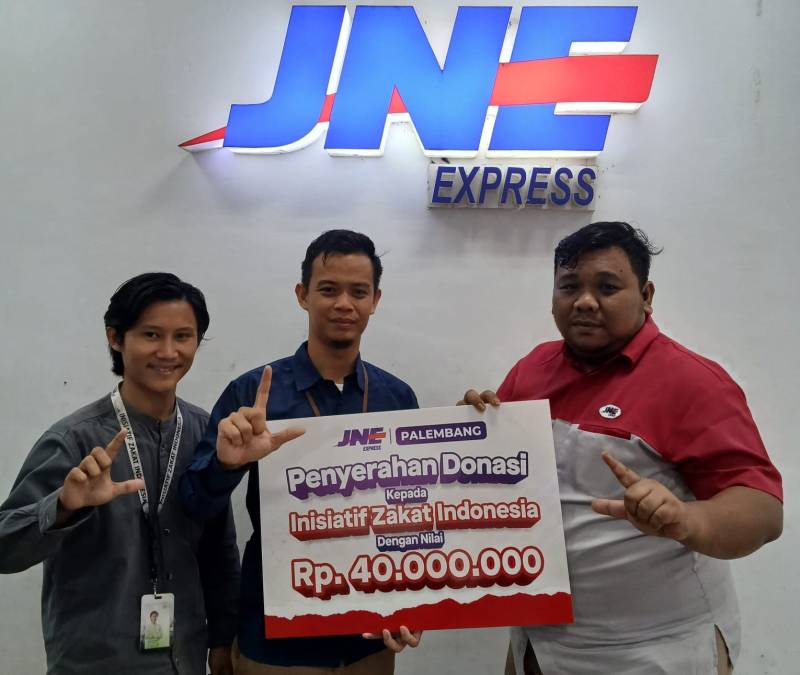 JNE Express Palembang Salurkan Rp40 Juta ke IZI Sumsel untuk 4 Pelaku UMKM Lewat Program Lapak Berkah