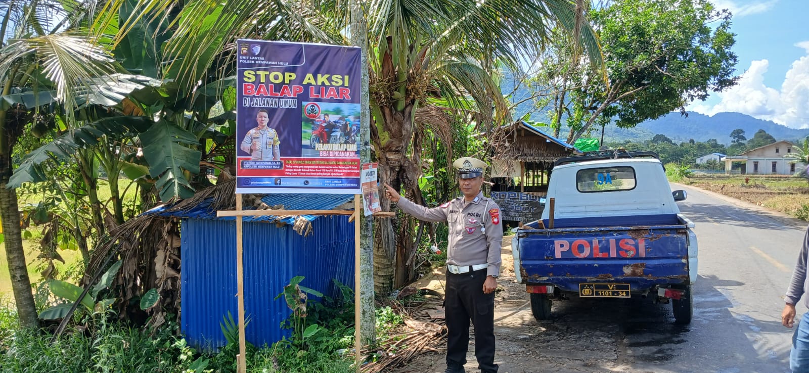 Polsek Mempawah Hulu Pasang Spanduk Stop Balapan Liar di Desa Tiang Tanjung, Edukasi Remaja soal Bahaya di Jalan Raya