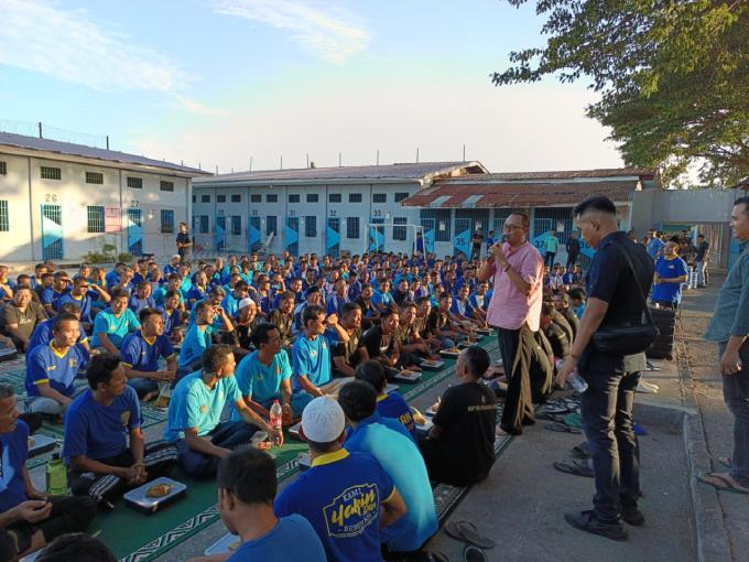 Idul Adha di Rutan Banda Aceh, Warga Binaan dan Petugas Makan Kuah Beulangong Bersama