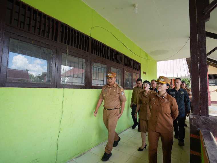 Bupati Karolin Rombak Fasilitas 76 Ruang Kelas SD dan 51 Ruang SMP di Landak, Anggaran Fokus Tahun 2025
