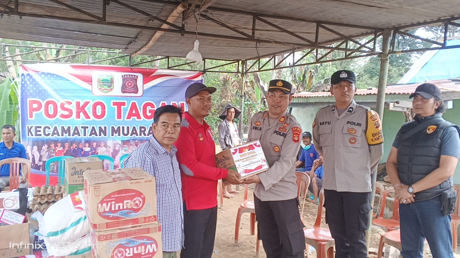 Kapolres Empat Lawang Salurkan Bantuan Sembako untuk Korban Kebakaran di Desa Sawah, Muara Pinang