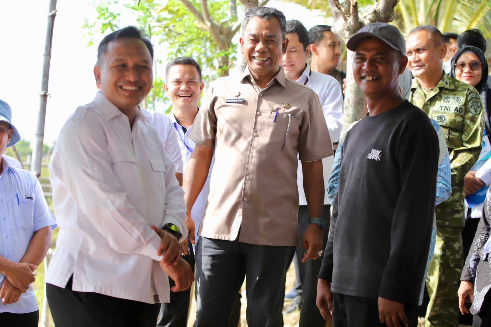 Sekjen KKP Tinjau Tambak Garam Pidie Pasca Banjir, 90 Unit Dapur Produksi dan 144.500 Benih Udang Disiapkan