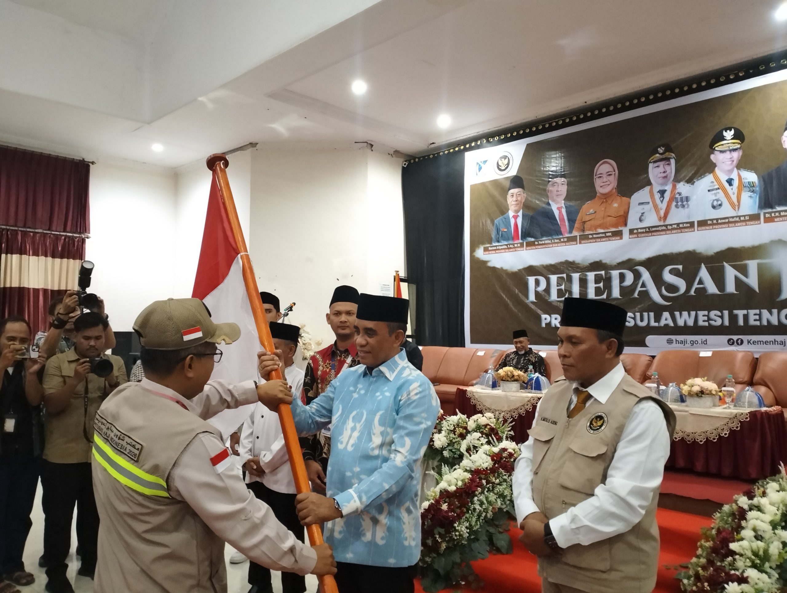 Gubernur Anwar Hafid Lepas 1.751 Jemaah Haji Sulawesi Tengah di Palu