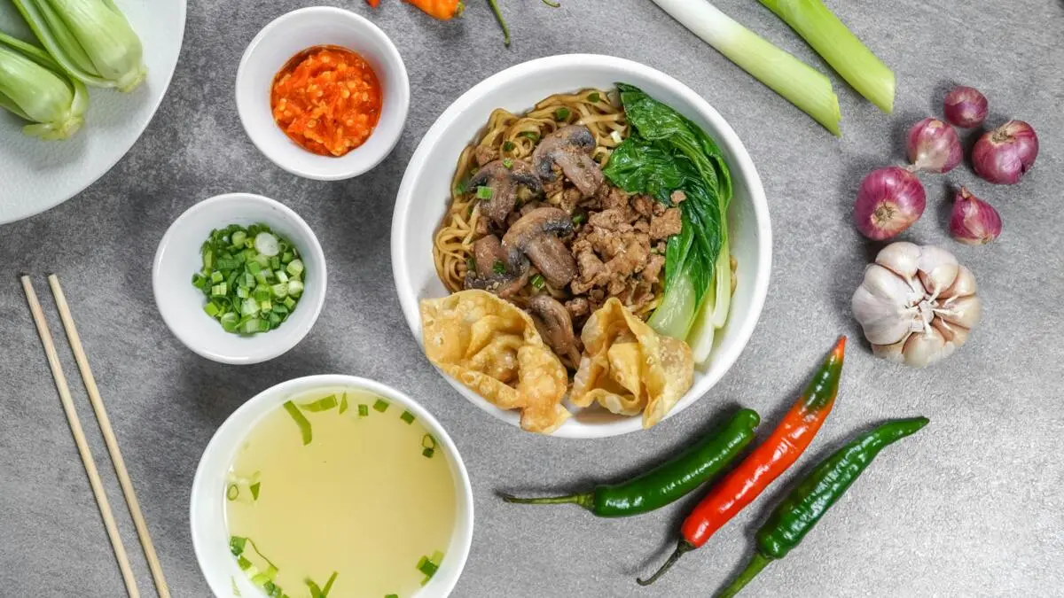 5 Kedai Mie Ayam Terenak di Cirebon Versi Google Maps, dari Mie Homemade Legendaris hingga Mie Hijau Sehat Mulai Rp14.000