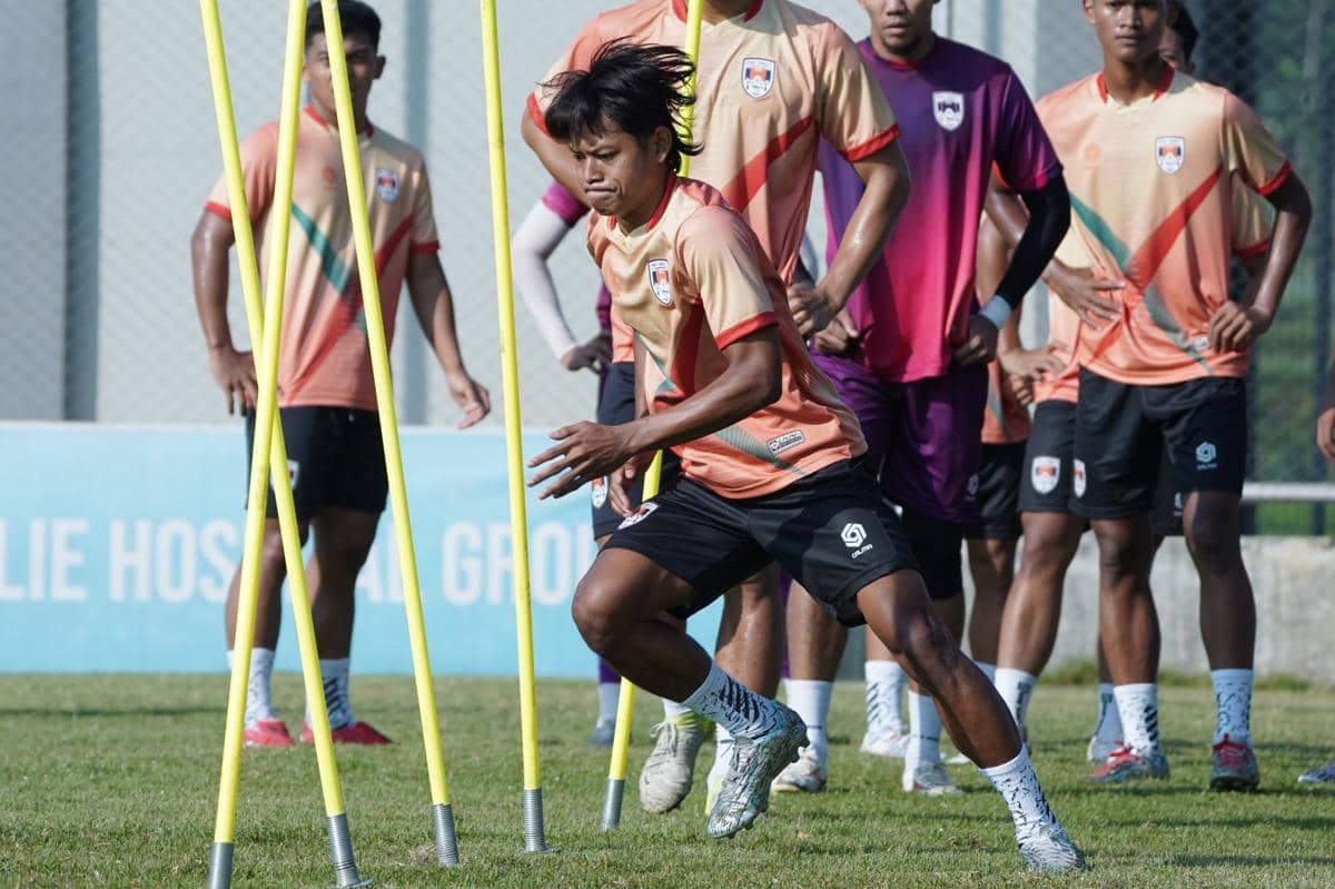 Kendal Tornado FC Mulai Latihan Perdana di Charlie Training Center, Tiga Pekan Fokus Pembentukan Fisik Pemain