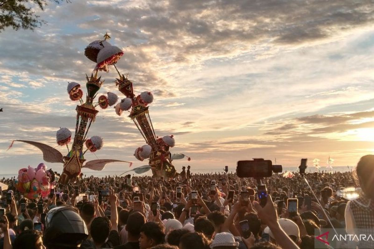 Pemkot Pariaman Gratiskan Tiket Masuk Pantai Gandoriah Saat Puncak Tabuik 2026, Target 200 Ribu Pengunjung