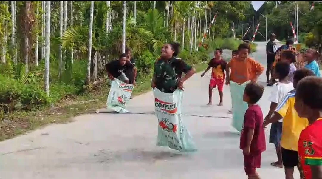Ondoafi Skouw Sae Ajak Warga Jayapura Jaga Kerukunan Lewat Bakti Sosial dan Lomba Anak di HUT ke-81 RI
