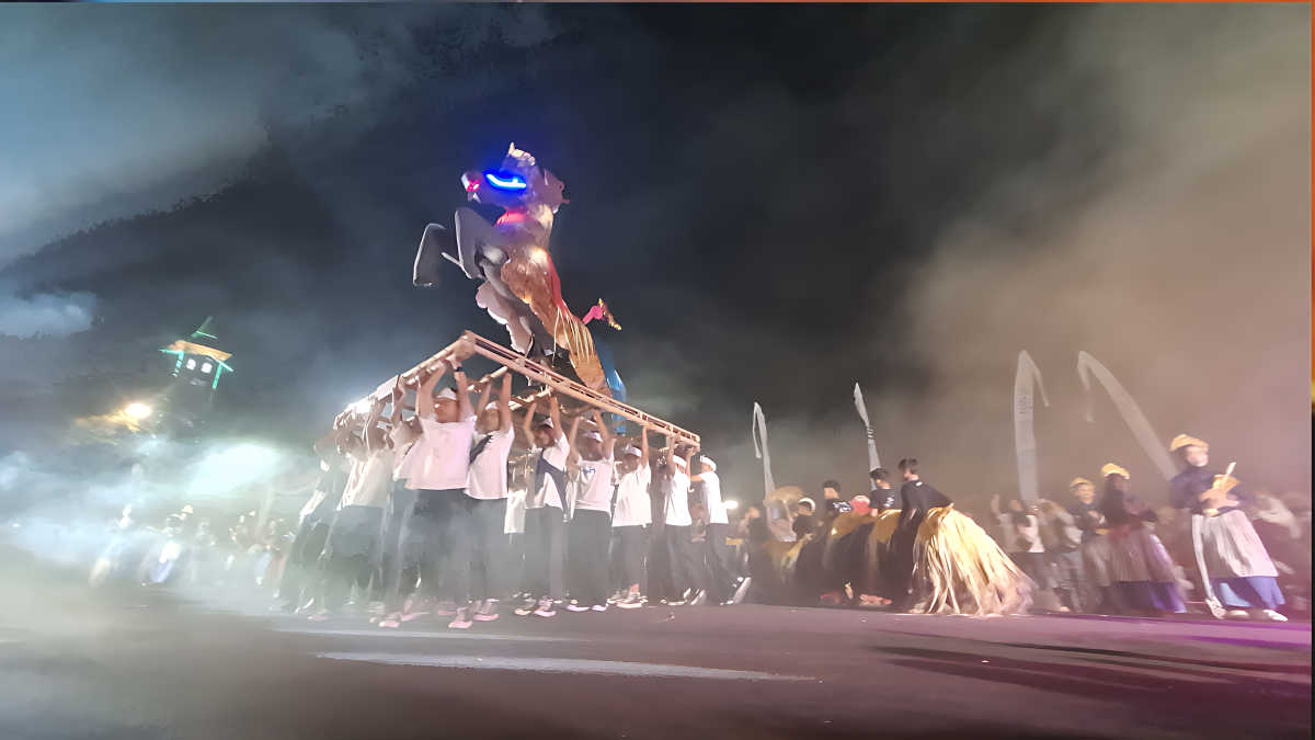 Pawai Kemerdekaan Sumedang Tampilkan Teatrikal Sejarah hingga Lampion Raksasa Tahu Sawo, 35 Kontingen Meriahkan Malam HUT ke-81 RI