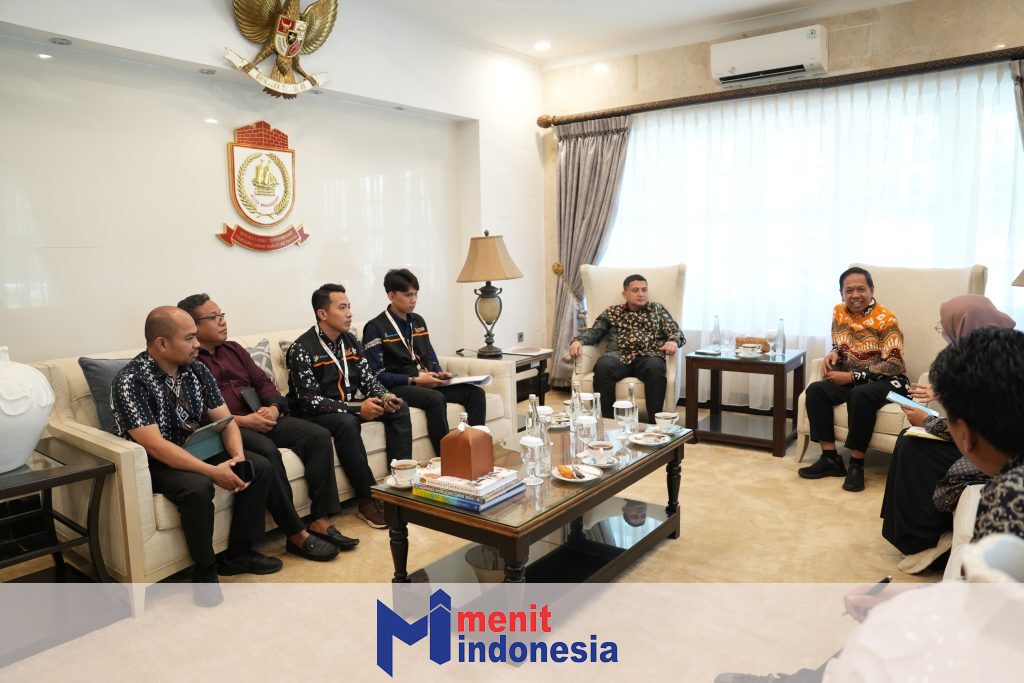 Wali Kota Makassar Didata Langsung Petugas Sensus Ekonomi 2026, Usulkan Tanam Pohon sebagai Simbol Pertumbuhan