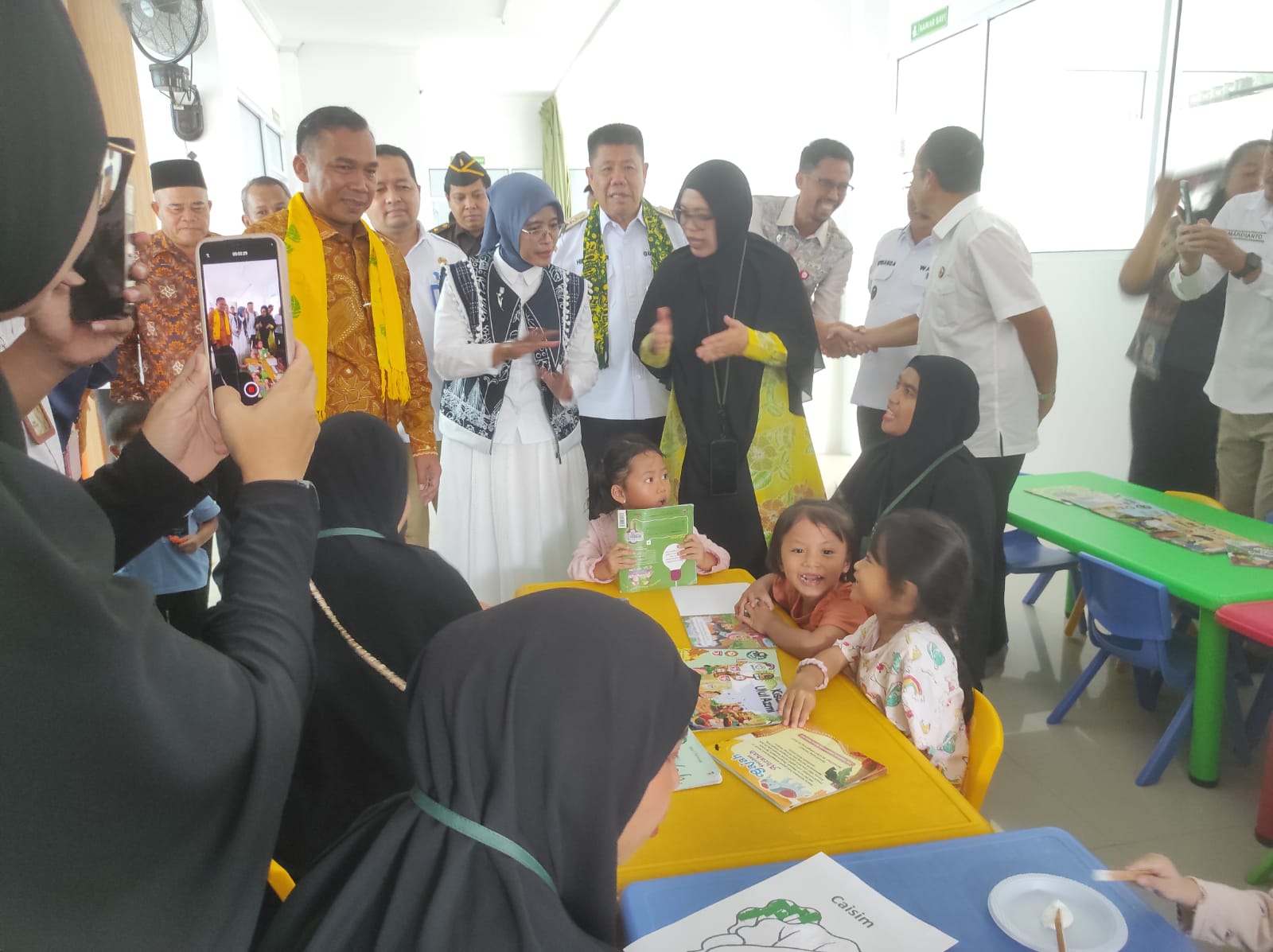 Menteri Wihaji Tinjau Sekolah Lansia hingga Tempat Penitipan Anak di Bangka Tengah, Program Ini yang Disorot