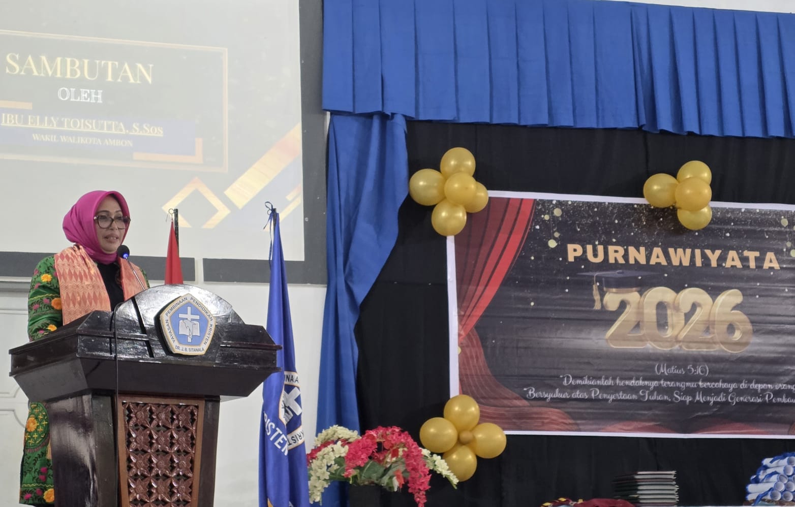 Wakil Wali Kota Ambon Ely Toisutta Pesankan Integritas ke 200 Lebih Lulusan SD-SMP Kristen Rehoboth