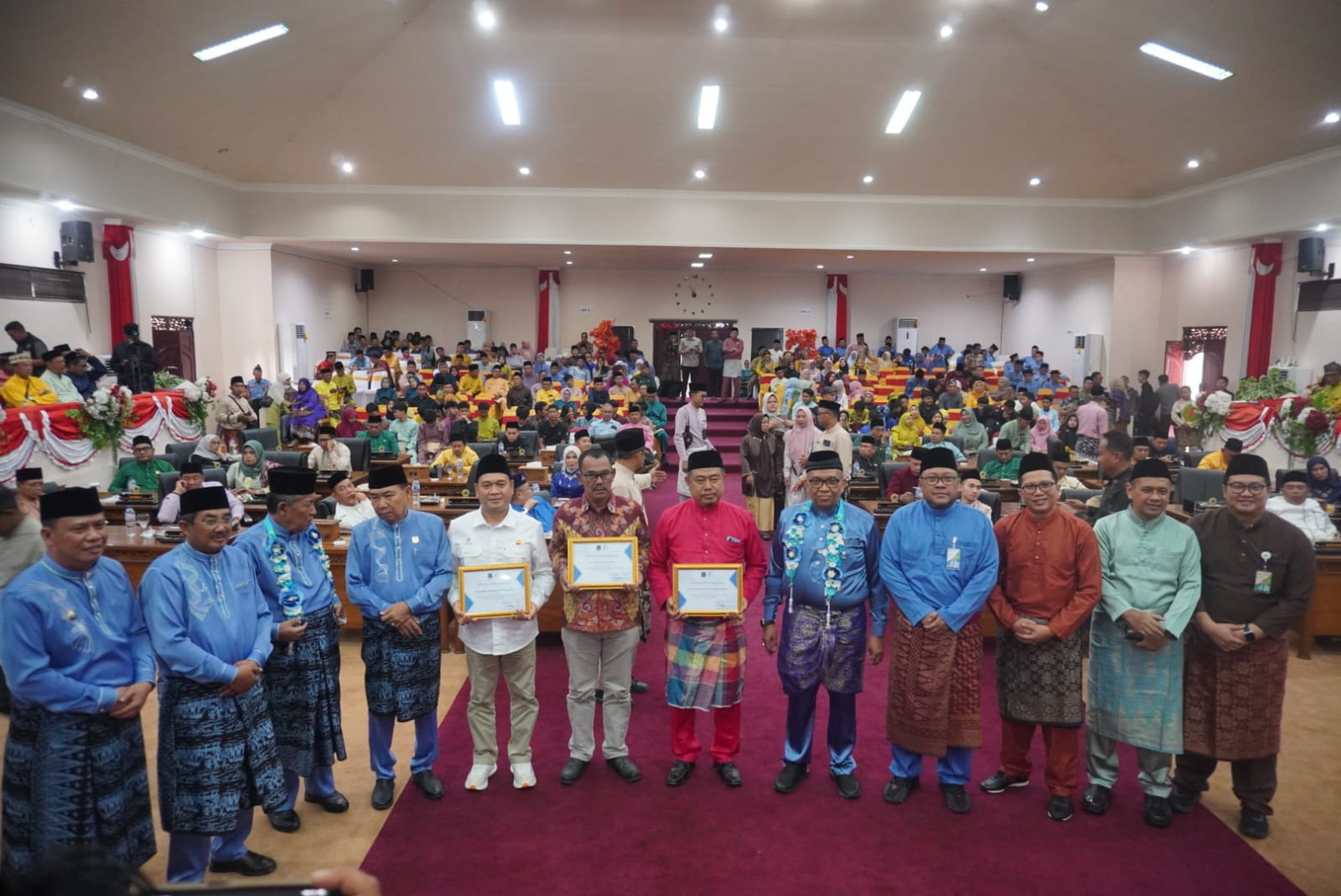 HUT ke-61 Tanjab Barat: DPRD Soroti Capaian Pembangunan dan Evaluasi Perjalanan Daerah di Paripurna Istimewa
