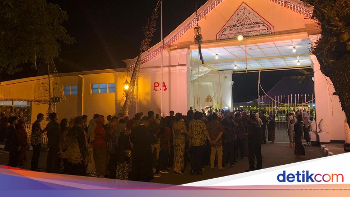 Tradisi Lampah Ratri Malam 1 Suro di Pakualaman Yogyakarta: Wayang Semalam Suntuk hingga Mubeng Beteng Hening