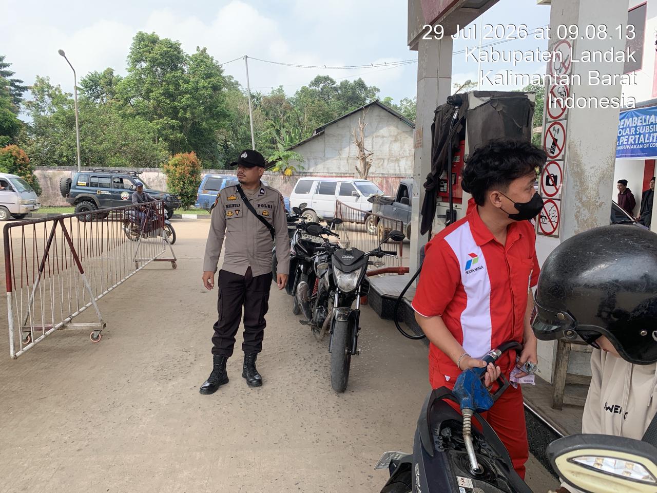 Polsek Mempawah Hulu Pastikan Stok BBM di SPBU Karangan Aman, Masyarakat Diimbau Tak Perlu Panik