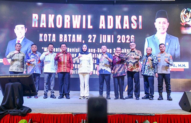 Gubernur Ansar Ahmad Buka Rakorwil ADKASI Sumatera di Batam, Dorong Penguatan Peran DPRD Kabupaten
