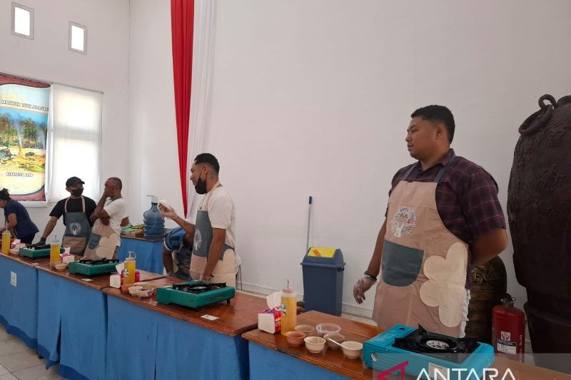 Bapak-Bapak di Kupang Unjuk Gigi Masak Menu Bergizi di Lomba BKKBN, Ini Tujuannya