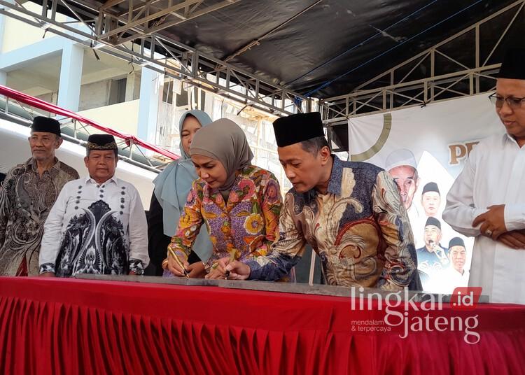 Bupati Kendal Resmikan Gedung SMP Sains El Masruri dan Madrasah Diniyah di Kangkung, Bertepatan Haul ke-26 KH Masruri