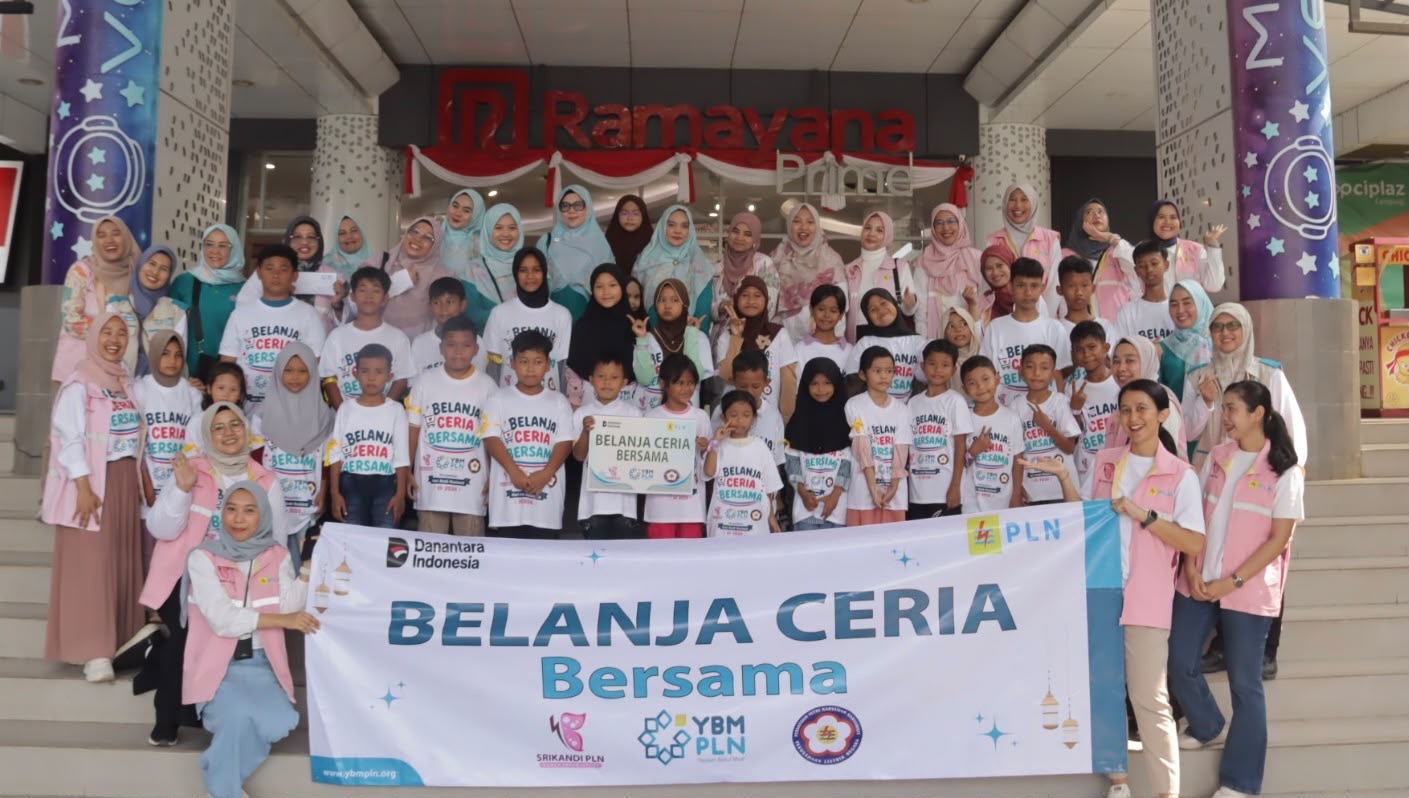 PLN UID Lampung Ajak Puluhan Anak Yatim Belanja Perlengkapan Sekolah di Bandarlampung, Sekalian Edukasi Bahaya Listrik