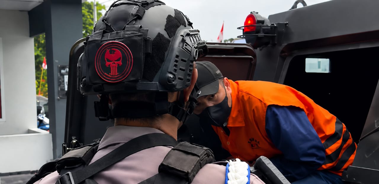 Mantan Bupati Rejang Lebong dan Kadis PUPR Resmi Ditahan di Rutan Bengkulu Usai Pelimpahan Tahap II KPK