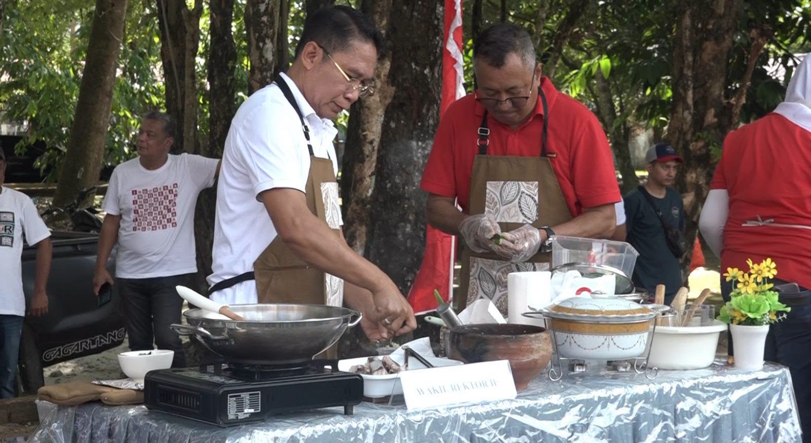 Unpatti Ambon Rayakan HUT ke-81 RI dengan Lomba Masak Ikan Kuah Kuning hingga Jalan Santai