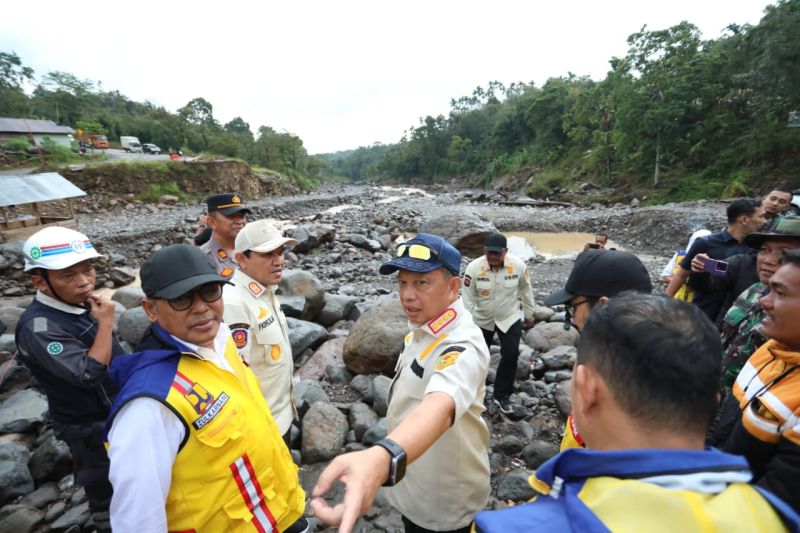 Tito Karnavian Tinjau Jalan Werlah di Bener Meriah, Jalur Alternatif Jembatan Enang-Enang Dikebut Akhir 2026