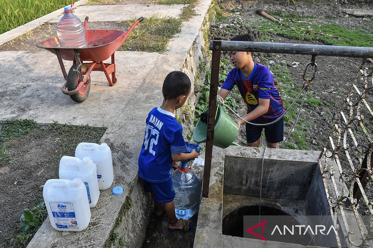 57 Kepala Keluarga di Kelurahan Singkup Tasikmalaya Kesulitan Air Bersih Akibat Sumur Serapan Mengering