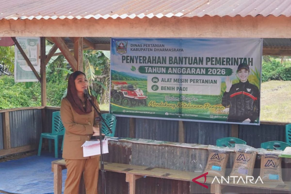 Pemkab Dharmasraya Gelontorkan Rp1,9 Miliar untuk Alsintan dan 95 Ton Benih Padi ke 59 Kelompok Tani